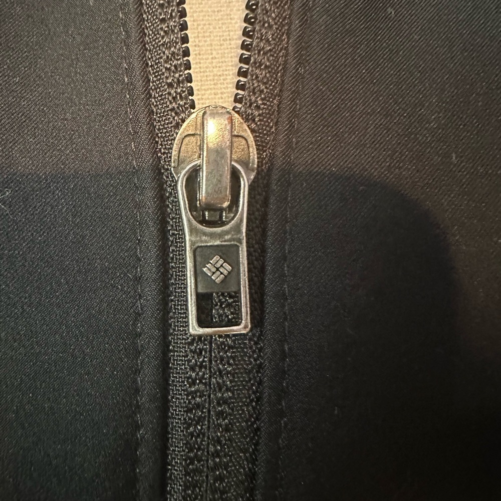 Columbia Women's Black Ski Jacket - Picture 6 of 10